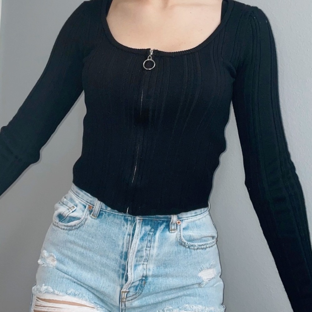 black zip up sweater